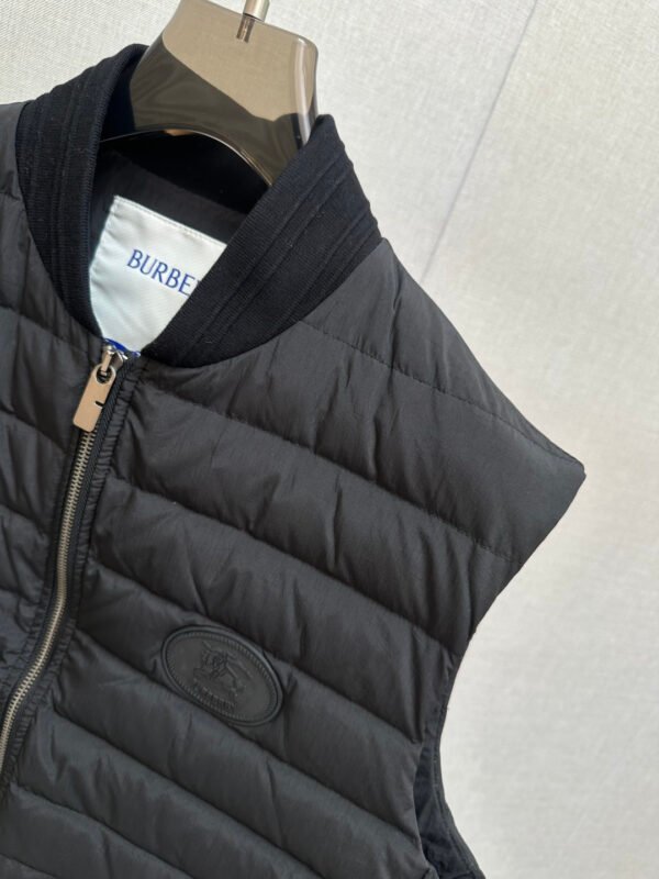 0996de24 BRBY Quilted Zip-Up Gilet - Black