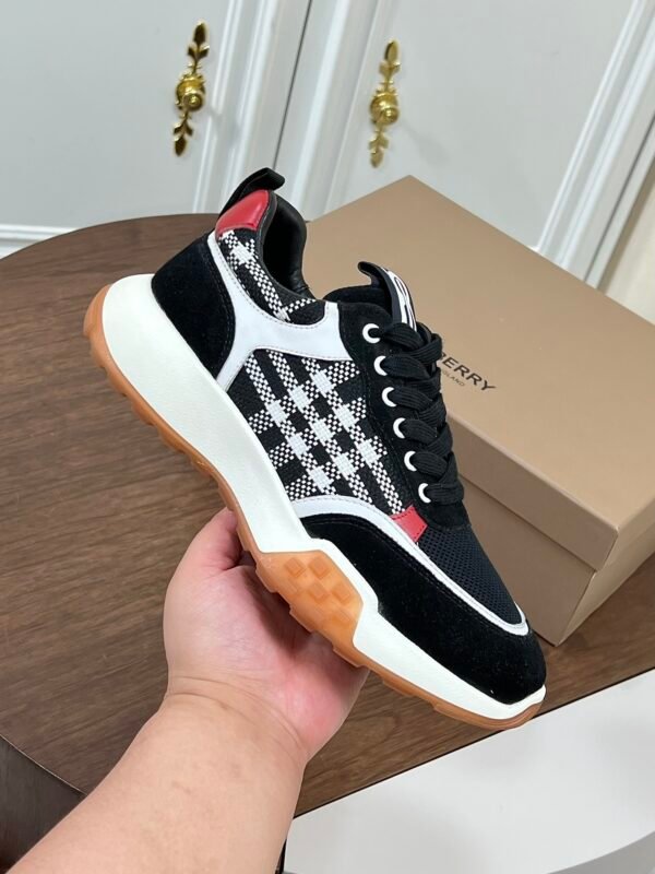 BRBY Low-Top Trainers with Check Side Panels - Black