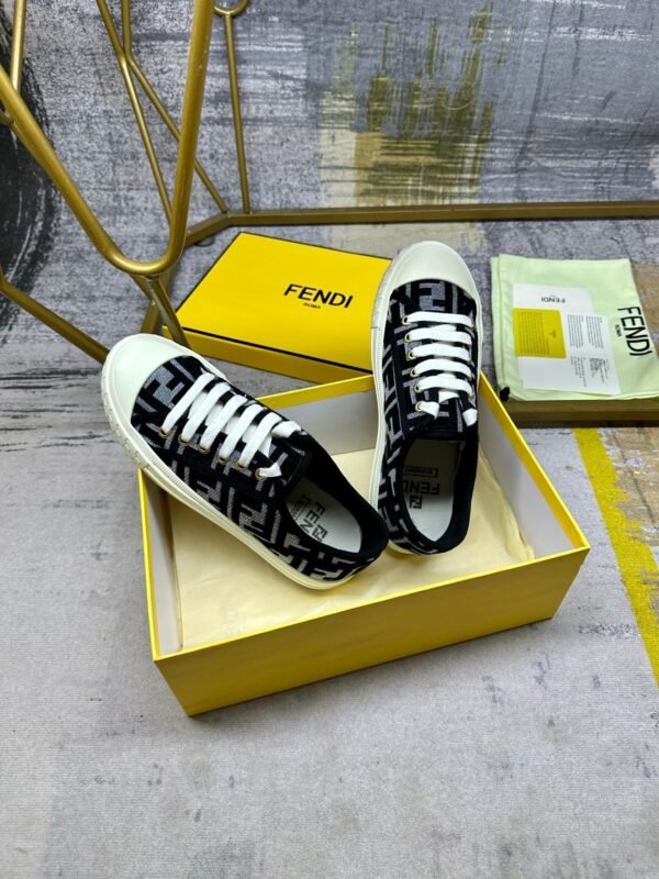 0b2d5095 FND Low-Top Trainers with All-Over Logo Pattern - Black