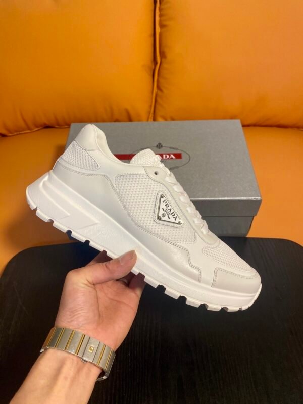 PRDA Low-Top Trainers with Breathable Mesh Panel Details - White