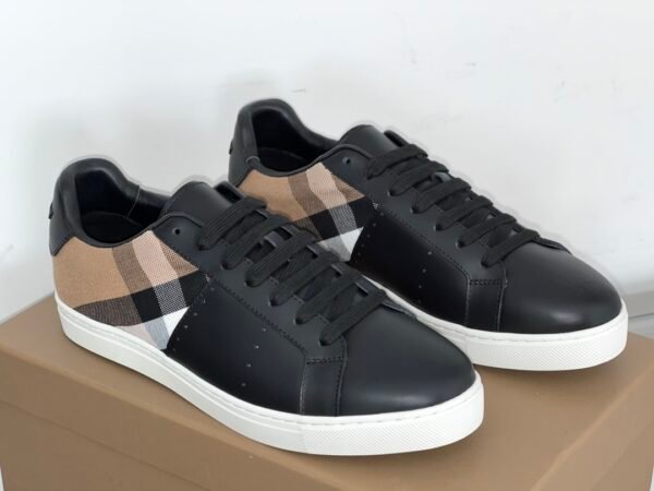 0d413a48 BRBY Trainers with Check Side Panel - Black