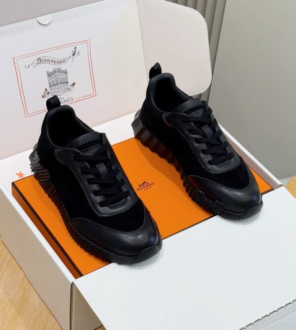 1 HRMS Leather & Suede Trainers – Triple Black