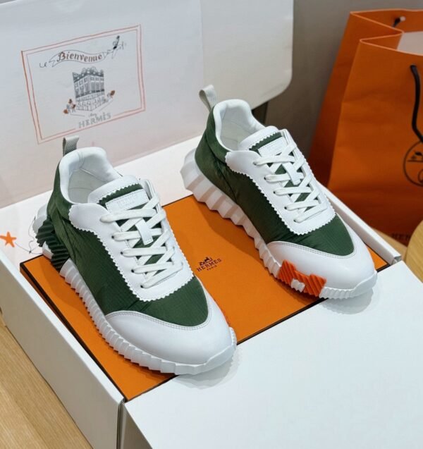 HRMS Technical Knit with Leather Accents Trainers – Green & White