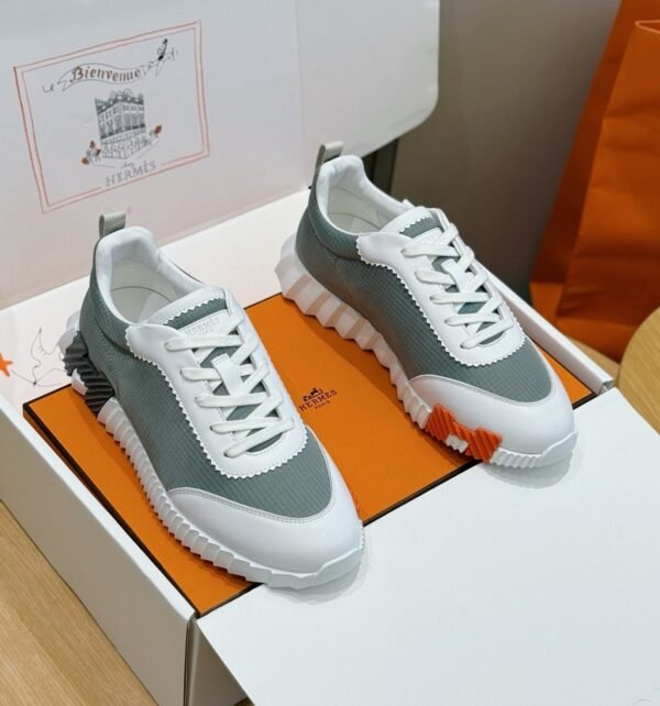 HRMS Technical Knit with Leather Accents Trainers – Grey & White