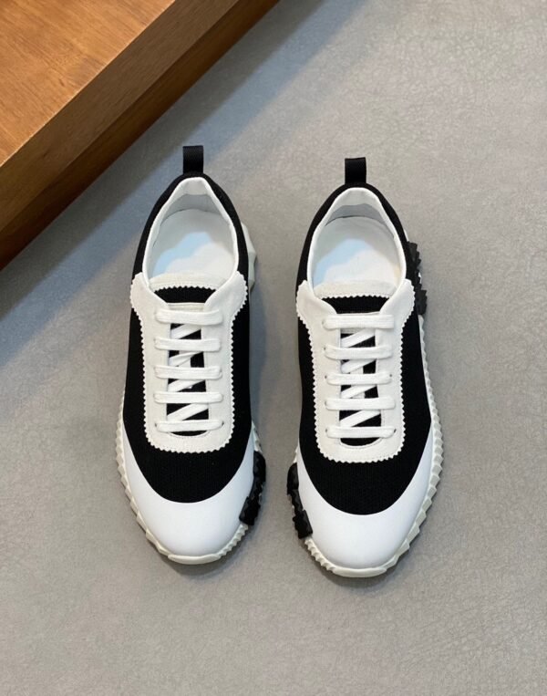 1 HRMS Mesh Low-Top Trainers – Black & White