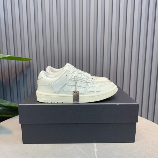 AMR Skel Leather Trainers – Off-White