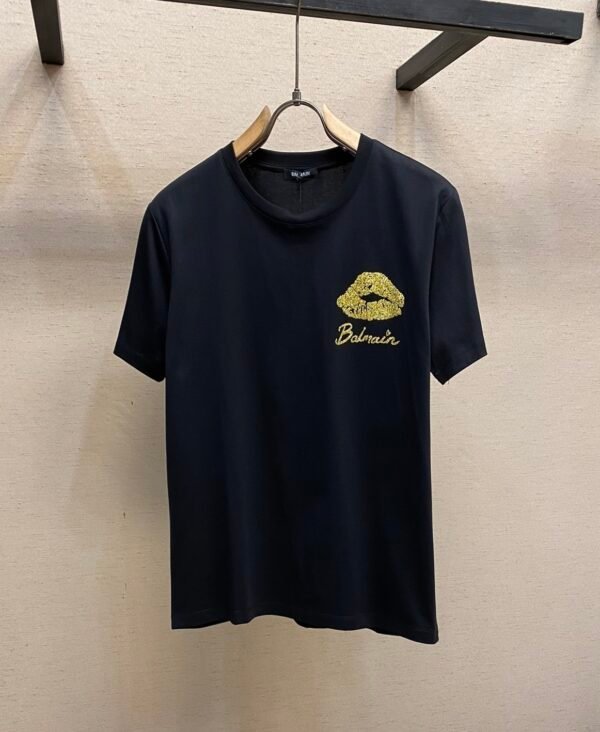 BLMN Gold Logo Kiss Print T-Shirt – Black
