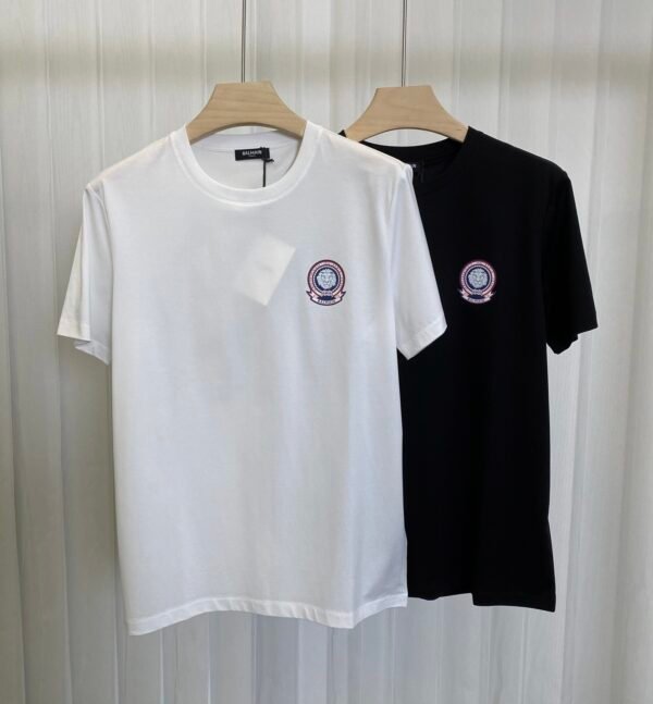 1 BLMN Lion Crest Two-Tone Logo Round Neck T-Shirt