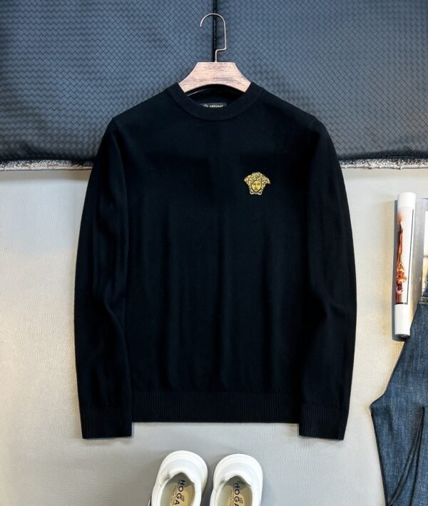 VRSC Embroidered Medusa Logo Wool-Blend Knit Jumper – Black