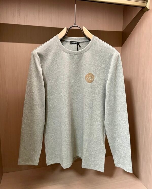 VRSC Gold-Tone Medusa Embossed Logo Slim-Fit Knit Jumper – Grey