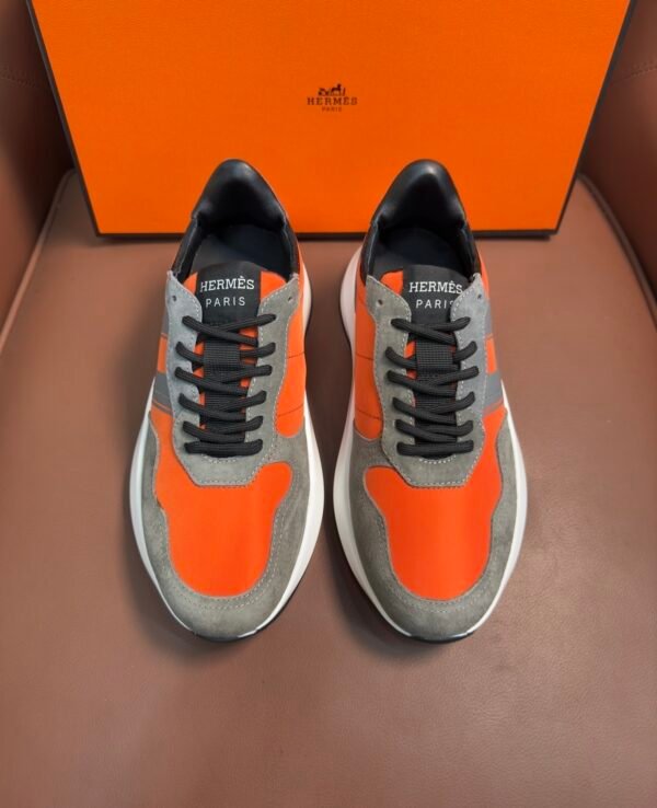 1 HRMS Suede Low-Top Trainers – Orange & Grey