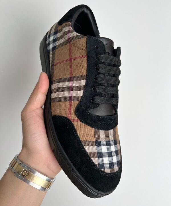 123041b1 BRBY Trainers will All-Over Check Panels - Brown