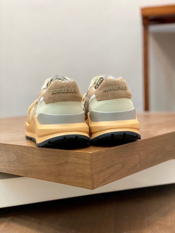 BRBY Trainers with Check Panel and Strap - Camel