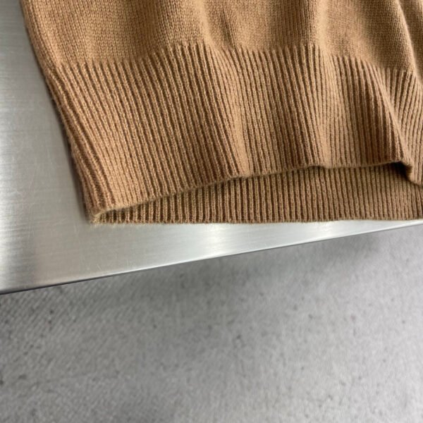 BRBY Striped Ribbed Crew Neck Knit Jumper - Brown