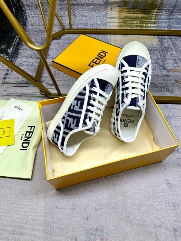 18b9bfbb FND Low-Top Trainers with All-Over Logo Pattern - Navy/White