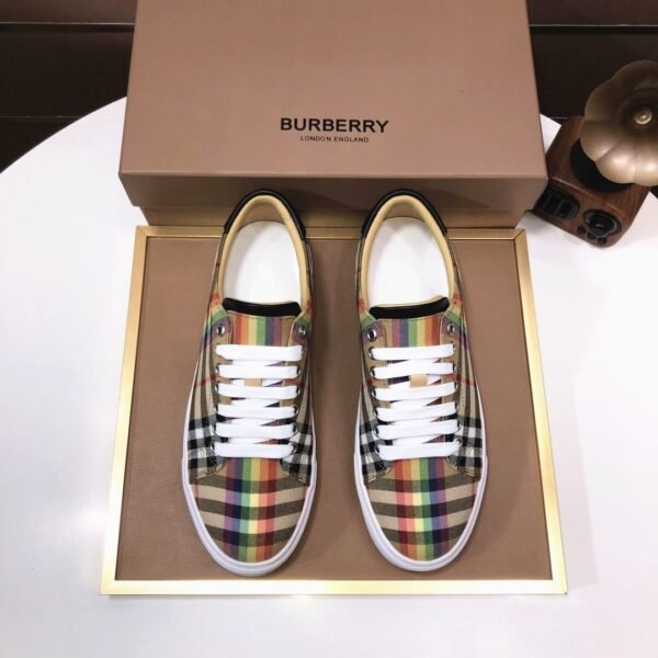 1a5fae7e BRBY Low-Top Trainers with Check Pattern - Multi-Colour
