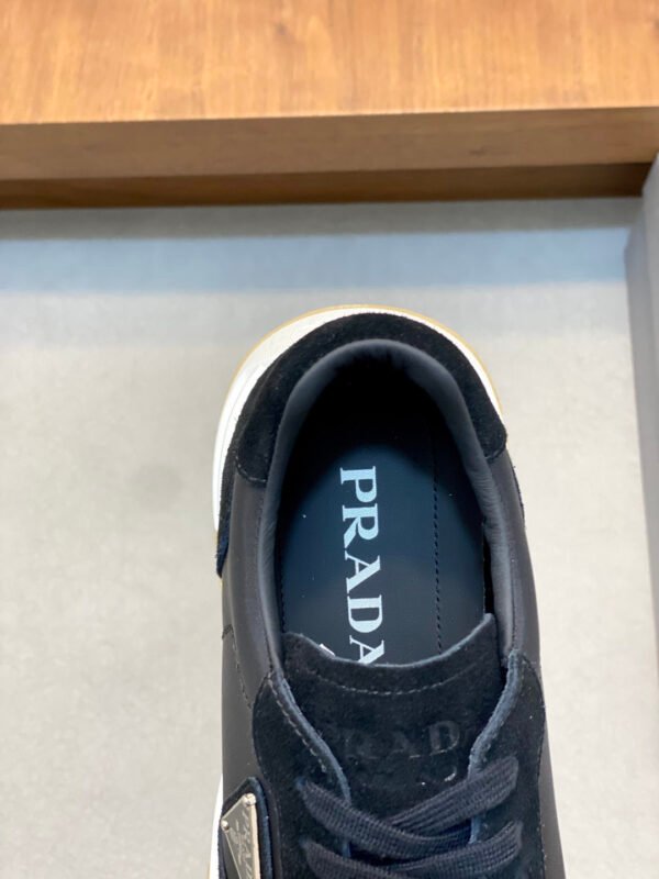 PRDA Low-Top Trainers with Black Panels