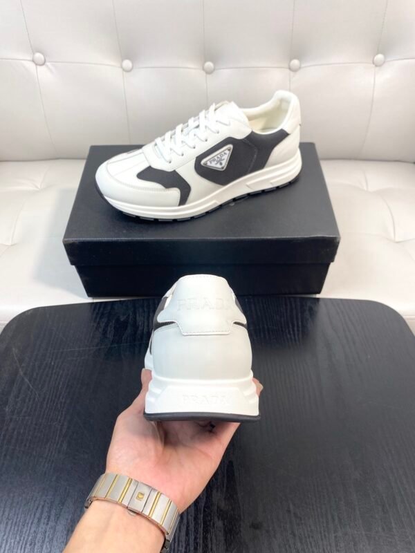 PRDA Low-Top Trainers with Contrast Panels - White/Black