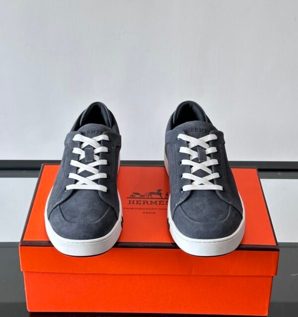 HRMS Low-Top Skate Suede Trainers – Grey