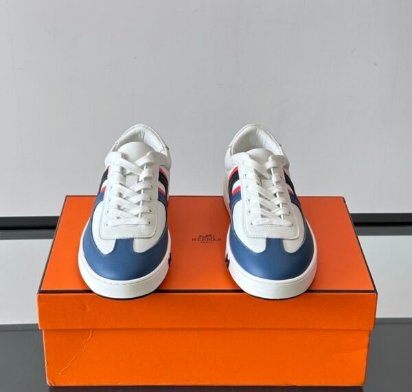 2 HRMS Boomerang Leather Trainer – White with Bleu Allure & Multicolor Accents