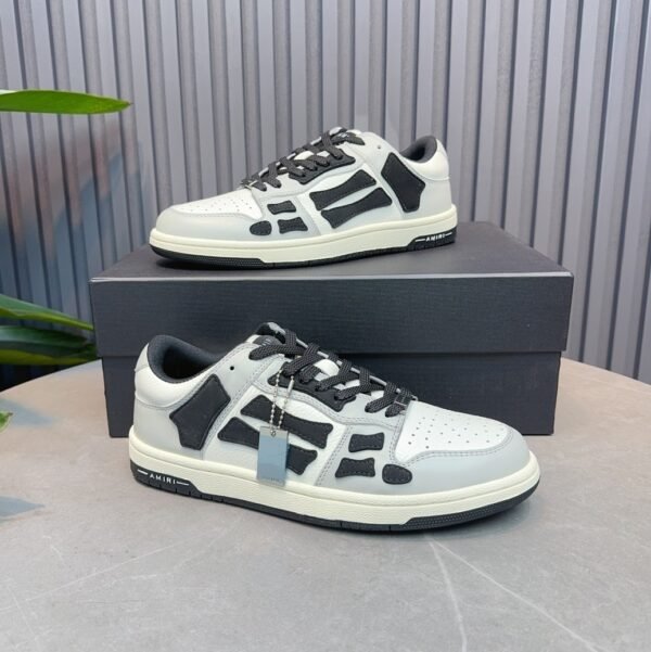AMR Skel Leather Trainers – Light Grey with Black Accents
