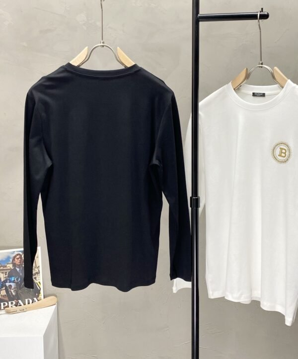 BLMN Gold Tone Logo-Print Long-Sleeve Tee Crewneck Jumper