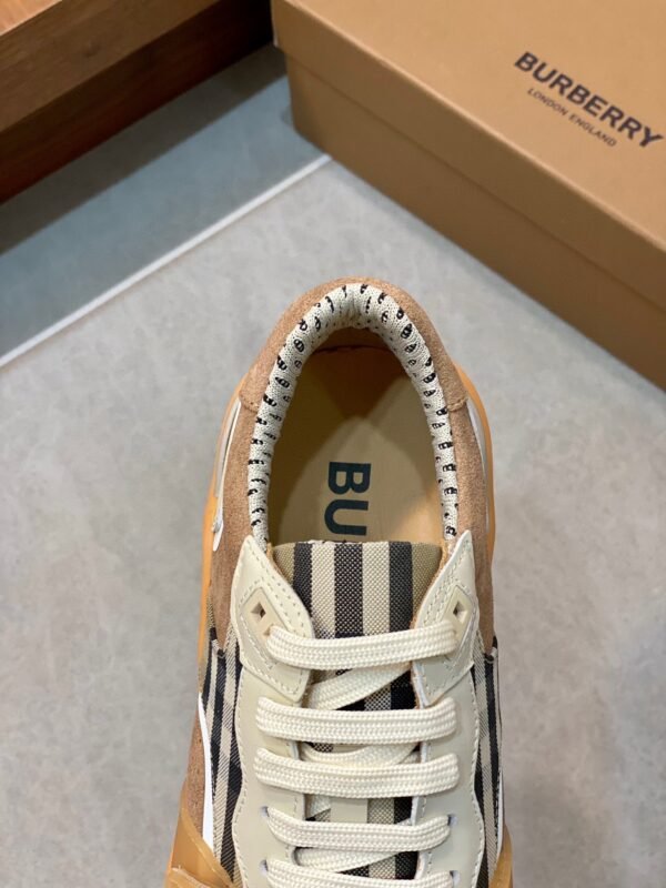 BRBY Trainers with Check Panel and Strap - Camel