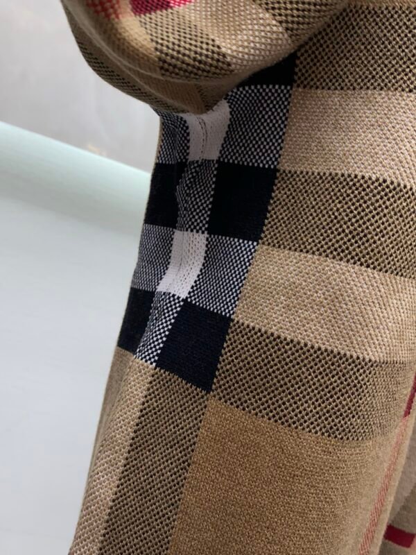 BRBY Check Knit Crew Neck Jumper - Beige