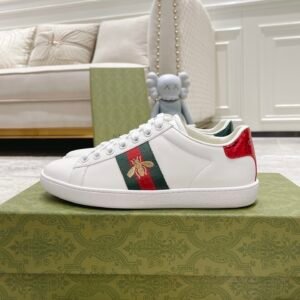 GCCI Trainers with Side Stripe and Embroidered Accent - White