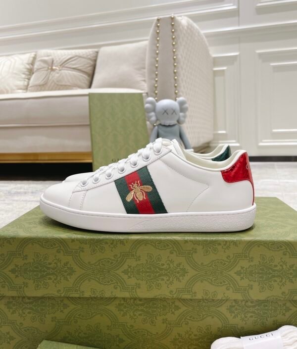 GCCI Trainers with Side Stripe and Embroidered Accent - White