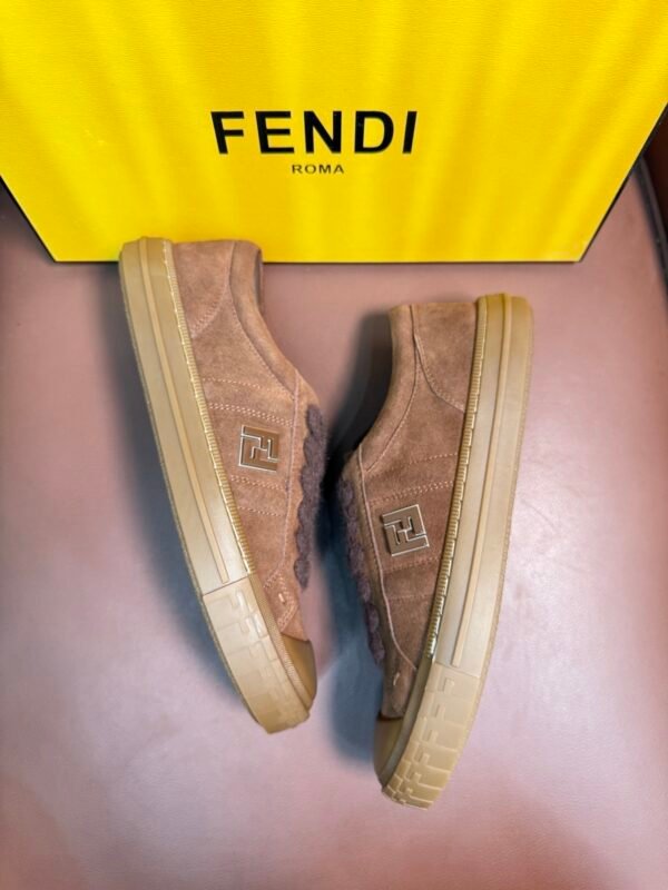 24e7772d FND Low-Top Trainers with Fuzzy Laces - Brown