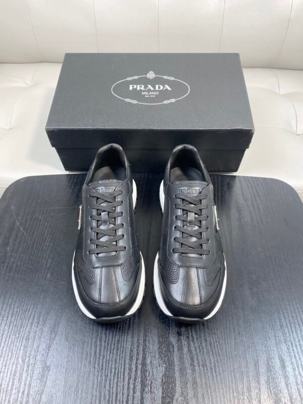 PRDA Low-Top Trainers with Contrast Panels - Black