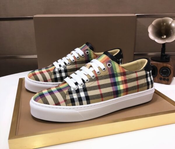 286b08e2 BRBY Low-Top Trainers with Check Pattern - Multi-Colour