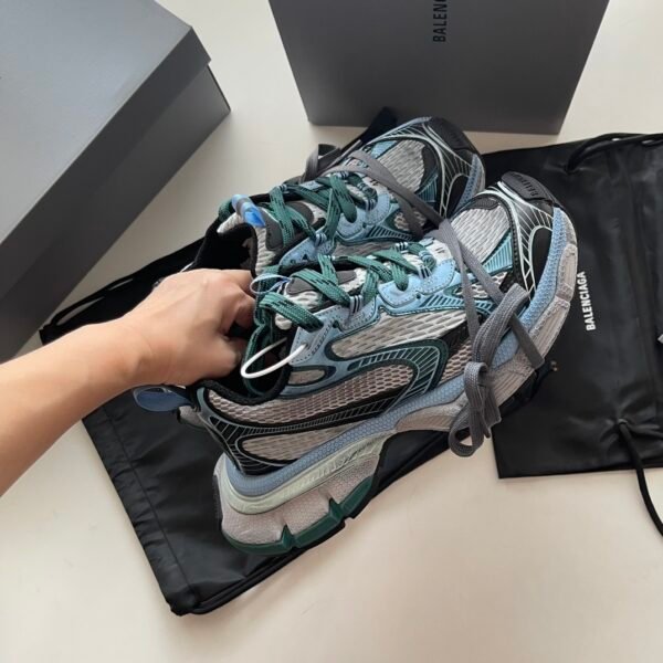 BLNCG Chunky Trainers with Contrast Accents - Blue