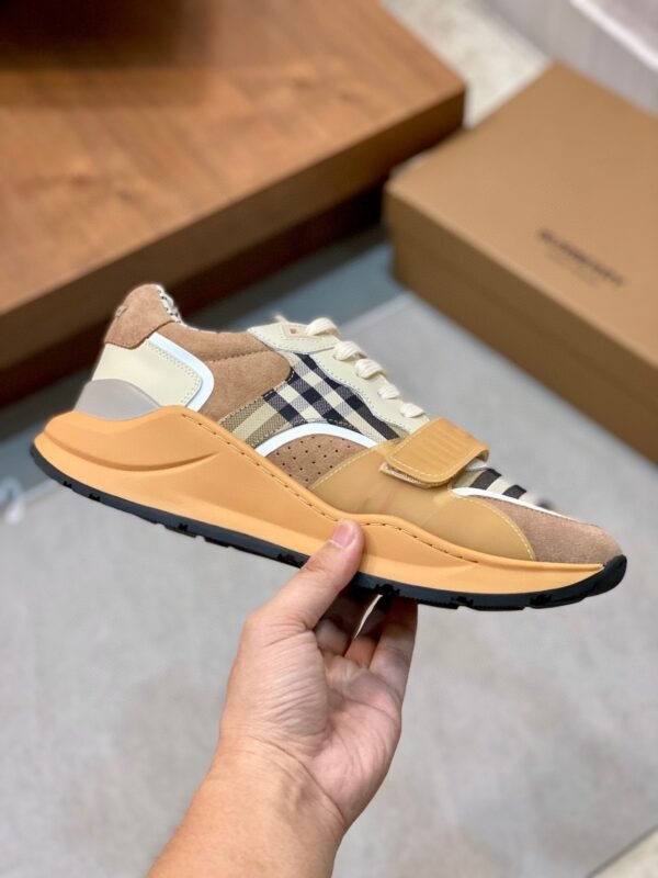 BRBY Trainers with Check Panel and Strap - Camel