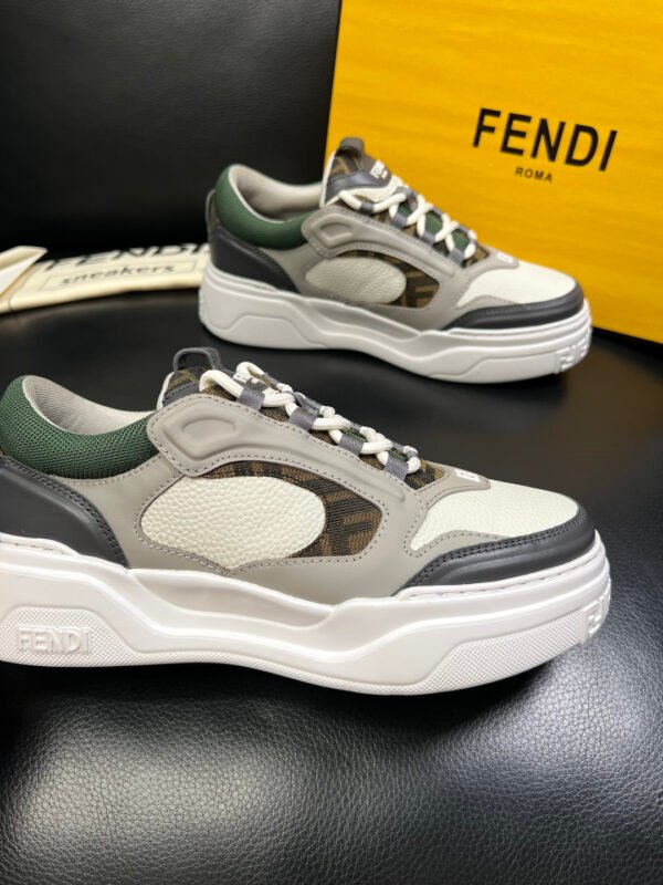 FND Low-Top Trainers with Subtle Green Accents -Grey/White