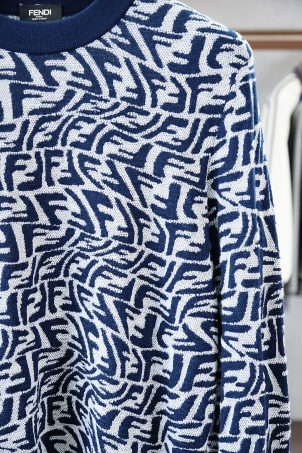 2ee76675 FND Crew Neck Knit Jumper