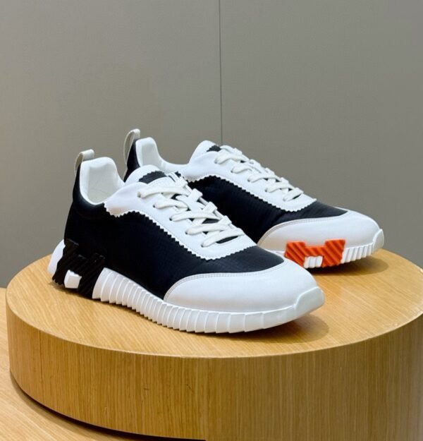 HRMS Technical Knit with Leather Accents Trainers – Black & White