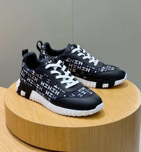 3 HRMS Monogram Canvas & Leather Low-Top Trainers – Black & White