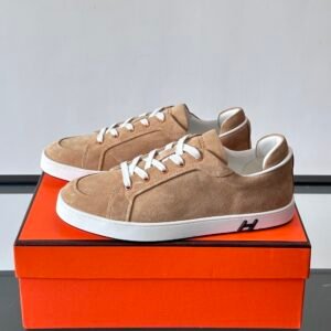 HRMS Low-Top Skate Suede Trainers – Beige