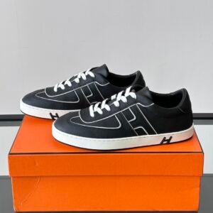 HRMS Boomerang Leather Trainers – Black with White Accents