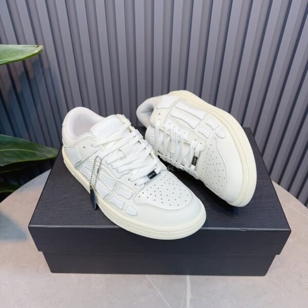 AMR Skel Leather Trainers – Off-White