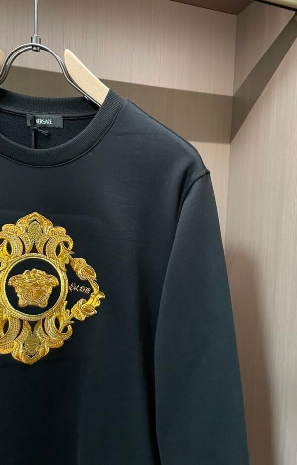 VRSC Gold Embroidered Medusa Baroque Crewneck Jumper – Black