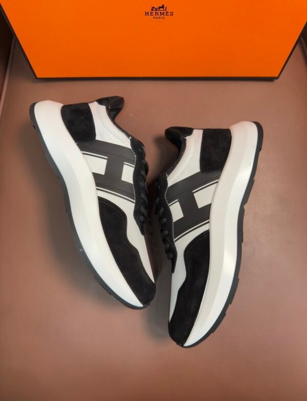 3 HRMS Suede Low-Top Trainers – White & Black