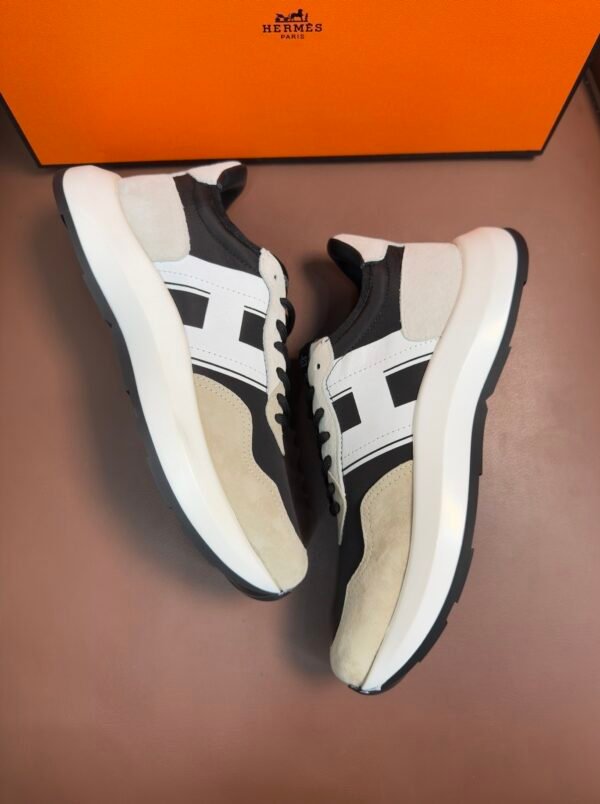 HRMS Suede Low-Top Black Accents Trainers – Beige & White