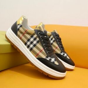 307619c5 BRBY Trainers with Check Panels and Contrast sole - Beige/Black
