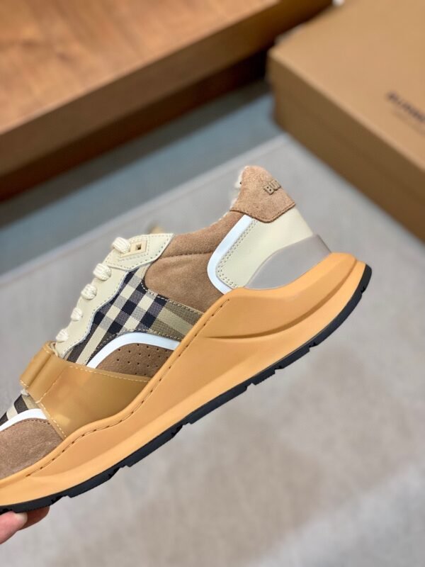 BRBY Trainers with Check Panel and Strap - Camel