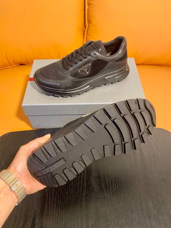 3627d1eb PRDA Low-Top Trainers with Breathable Mesh Panel Details - Black