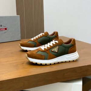 PRDA Low-Top Trainers in Brown and Green Panels