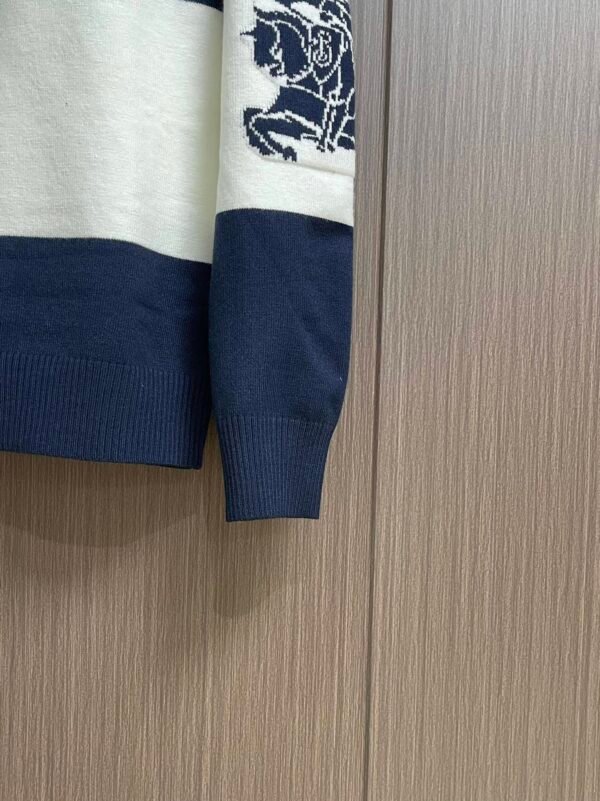 BRBY Color-Block Crew Neck Jumper - Navy Blue